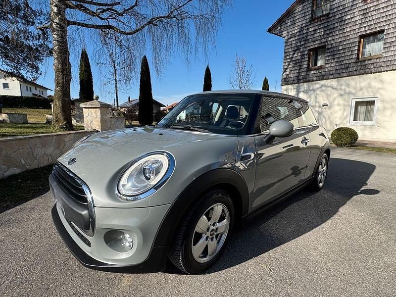 Grau Gebraucht 2017 Mini ONE Kleinwagen | 11.900 € (Etwas zu teuer) - Bild 1/4