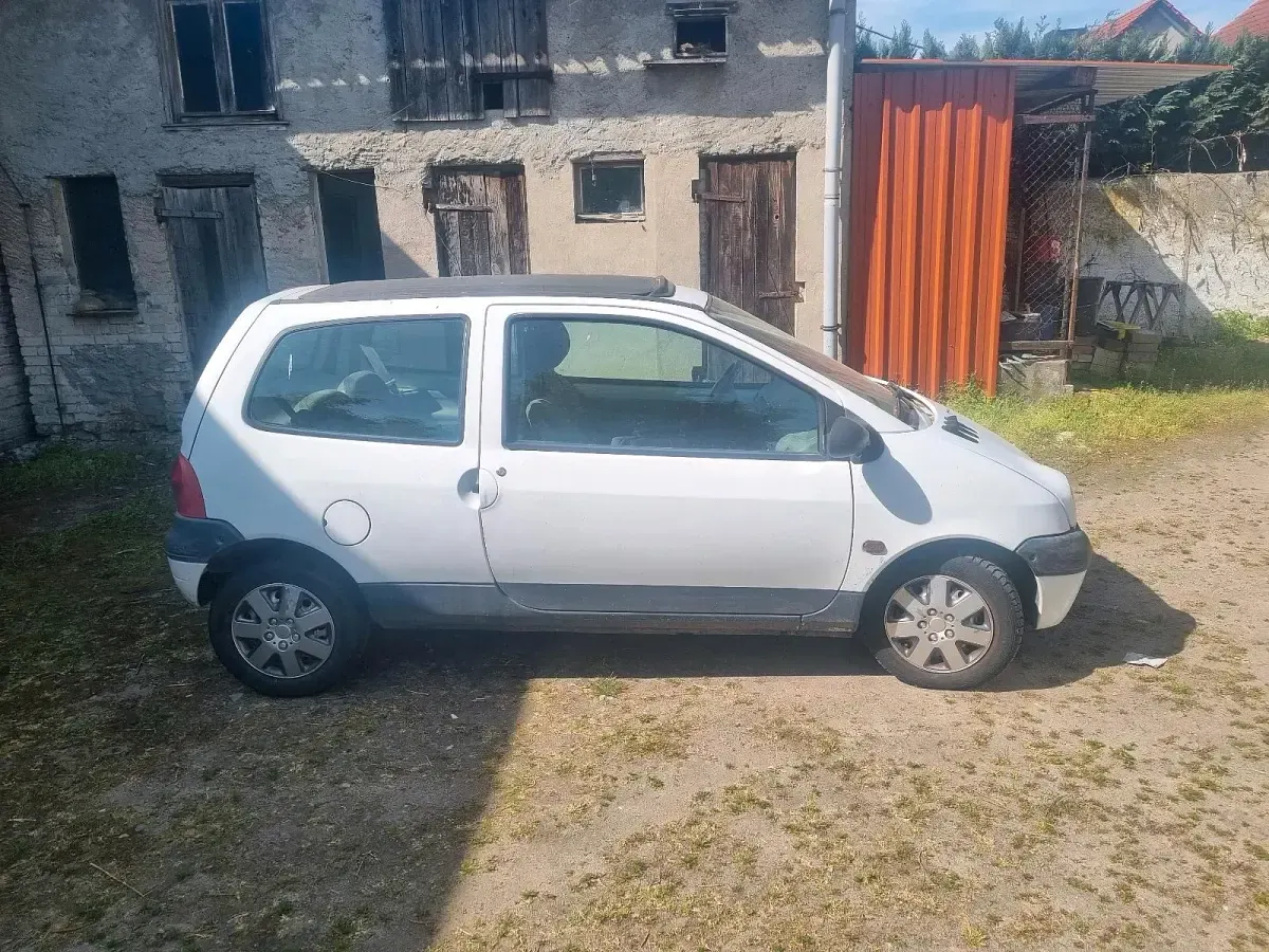 Second-hand Renault Twingo 58 CP (42 kW) 2000 Alb Hatchback