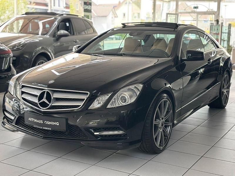 Gebraucht Mercedes E350 AMG 265 PS (194 kW) 2012 Schwarz Coupé