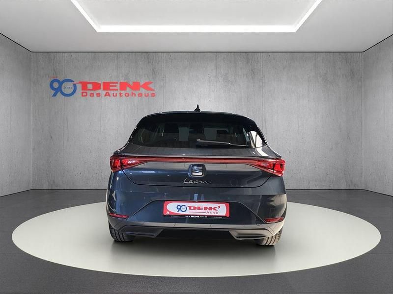 Gebraucht Seat Leon Style 116 PS (85 kW) 2024 Magnetic grau metallic Limousine