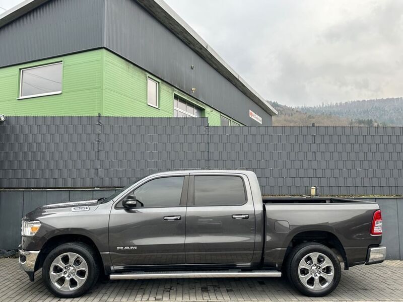 Grau Gebraucht 2021 Dodge Ram Abholung | 39.980 € - Bild 1/4