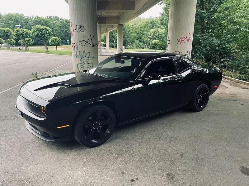 Schwarz Gebraucht 2015 Dodge Challenger Coupé | 20.500 € (Etwas zu teuer) - Bild 1/4