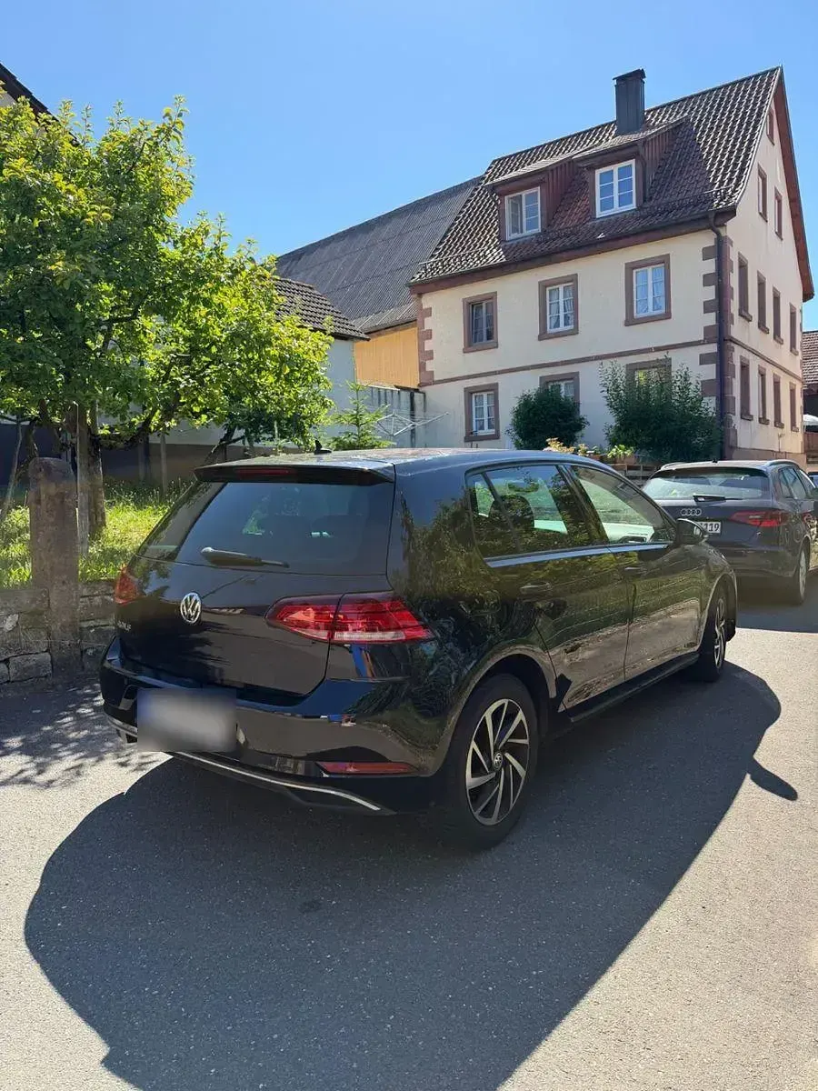 Gebraucht VW Golf VII Join 116 PS (85 kW) 2018 Schwarz Limousine