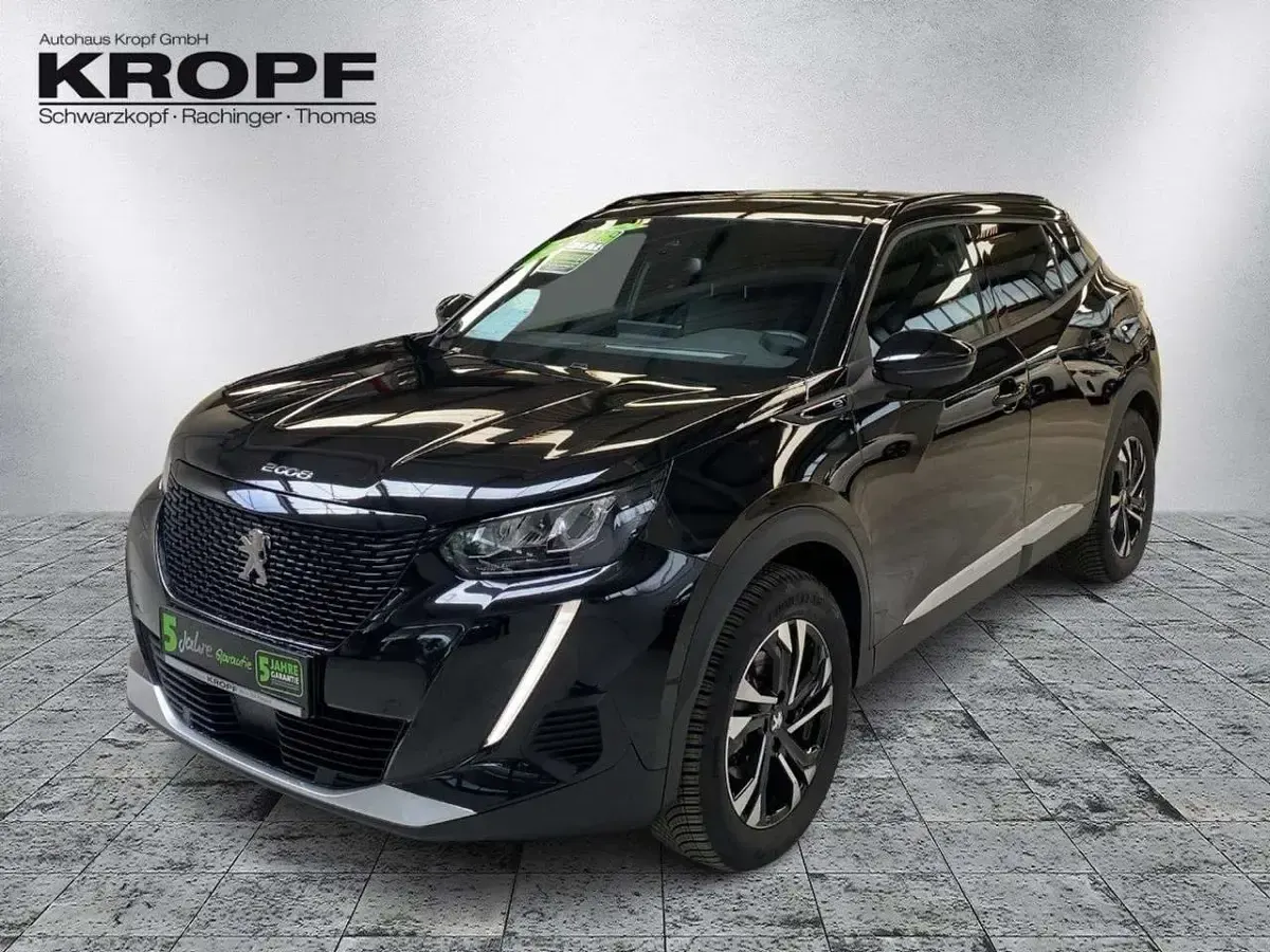 Second-hand Peugeot e-2008 Allure 100 kW (136 CP) 2024 Negru SUV