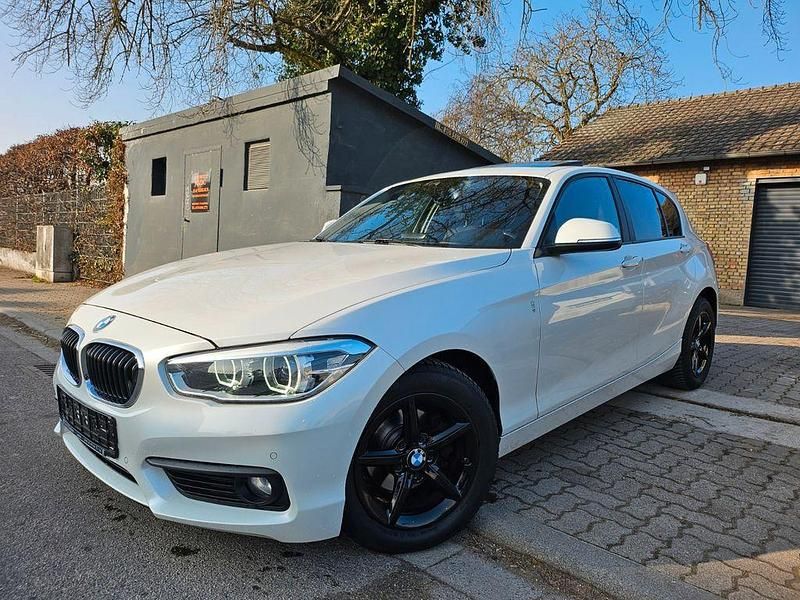 Weiß Gebraucht 2016 BMW 116 Sport Line Kleinwagen | 8.899 € (Fairer Preis) - Bild 1/4