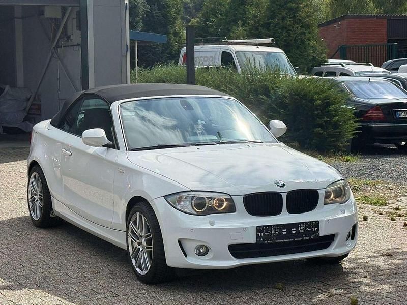 Weiß Gebraucht 2012 BMW 118 Cabriolet Cabrio | 8.350 € (Fairer Preis) - Bild 1/4