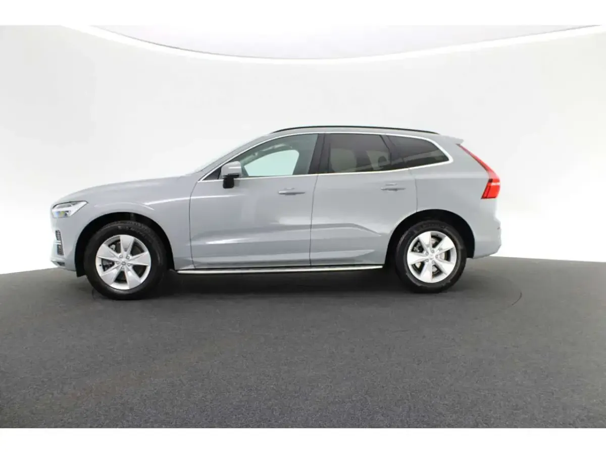 Gebraucht Volvo XC60 Core 197 PS (144 kW) 2024 Grau SUV