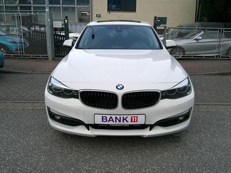 Gebraucht BMW 320 Sport Line 190 PS (139 kW) 2017 Weiß Limousine