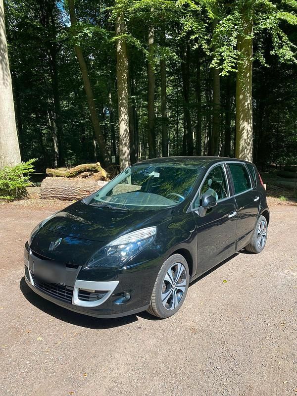 Schwarz Gebraucht 2011 Renault Scénic III Bose Edition Van / Kleinbus | 2.900 € (Superpreis) - Bild 1/4