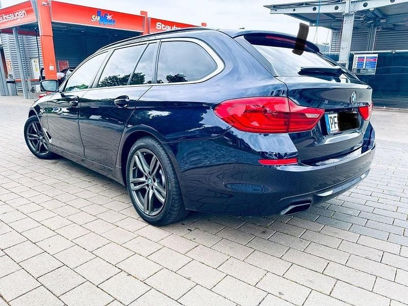 Gebraucht BMW 540 Sport Line 320 PS (235 kW) 2018 Blau Kombi