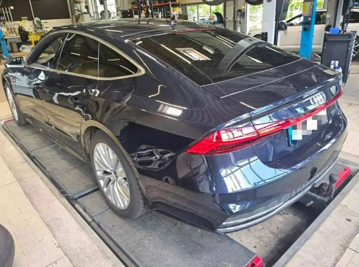 Gebraucht Audi A7 S-Line 299 PS (219 kW) 2023 Firmamentblau metallic Limousine