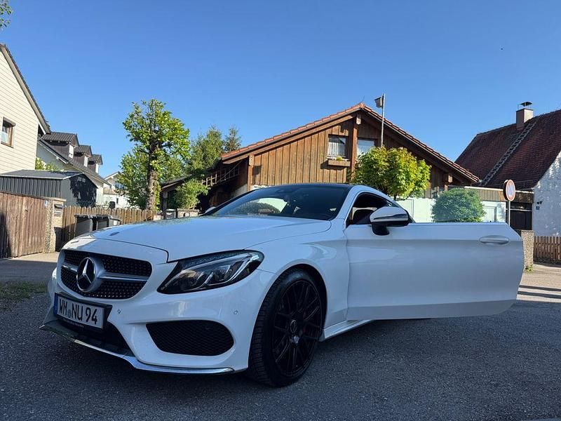 Gebraucht Mercedes C250 AMG line 211 PS (155 kW) 2016 Weiß Coupé
