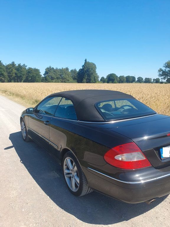 Schwarz Gebraucht 2008 Mercedes CLK200 Avantgarde Cabrio | 8.300 € (Fairer Preis) - Bild 1/4