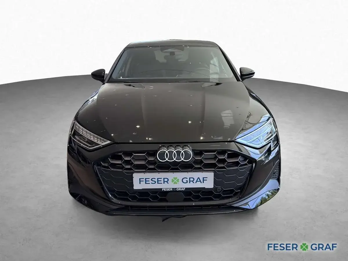 Neu Audi A3 Ambiente 116 PS (85 kW) 2026 Brillantschwarz Limousine
