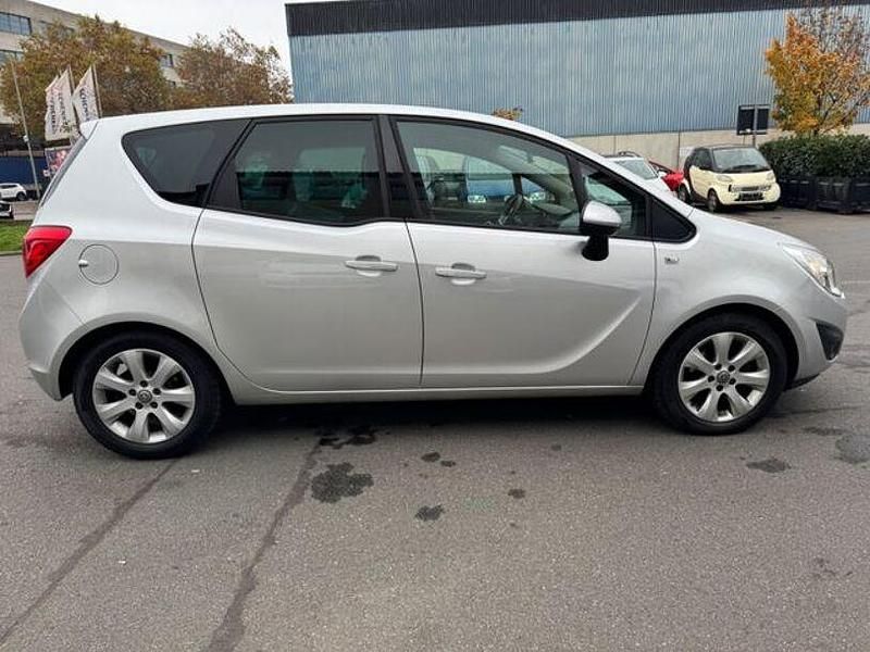 Gebraucht Opel Meriva Design Edition 120 PS (88 kW) 2011 Silber Van / Kleinbus