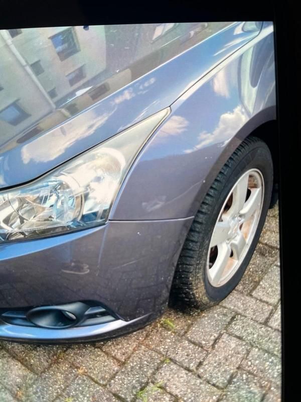 Gebraucht Chevrolet Cruze 141 PS (103 kW) 2011 Grau Limousine