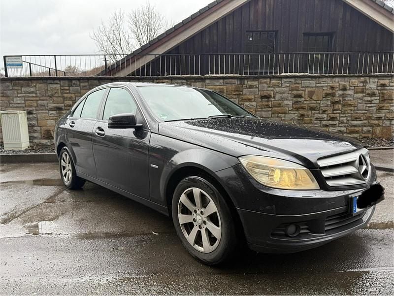Gebraucht Mercedes C180 156 PS (114 kW) 2010 Schwarz Limousine