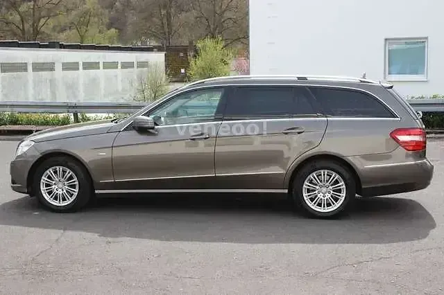 Gebraucht Mercedes E220 Elegance 170 PS (125 kW) 2010 Grau Kombi