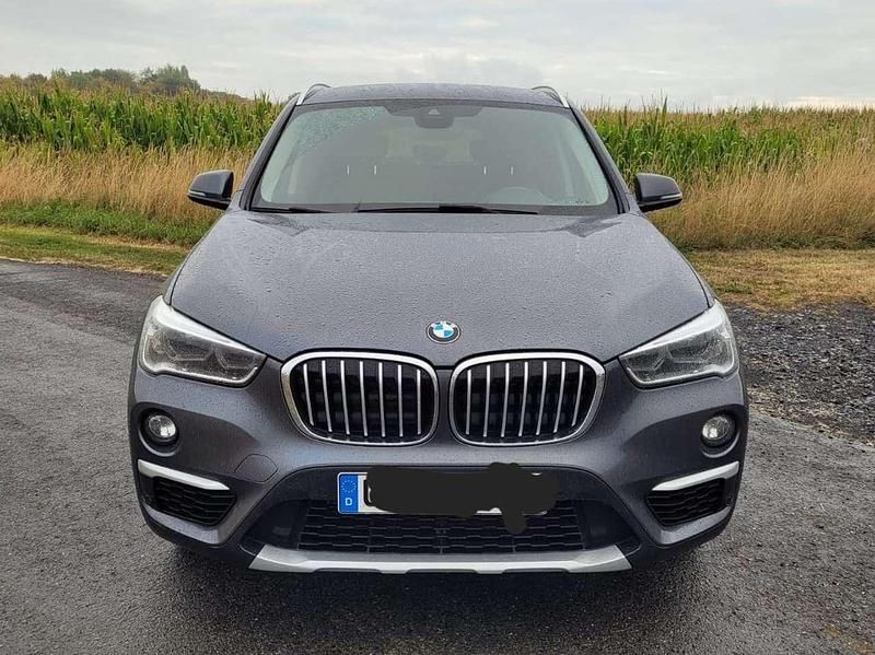 Grau Gebraucht 2017 BMW X1 Sport Line SUV | 16.300 € (Guter Preis) - Bild 1/4