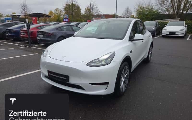 Weiß Gebraucht 2023 Tesla Model Y RWD SUV | 32.200 € (Guter Preis) - Bild 1/4