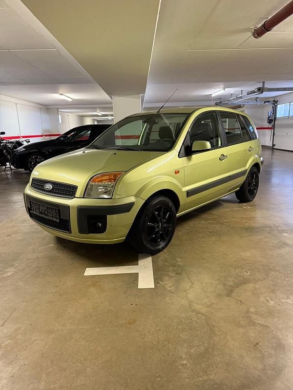 Grün Gebraucht 2007 Ford Fusion Style Kleinwagen | 1.950 € (Guter Preis) - Bild 1/4