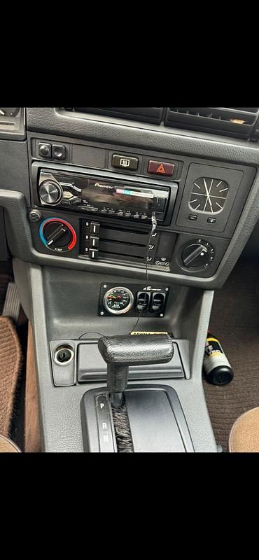 Gebraucht BMW 320 129 PS (94 kW) 1988 Coupé