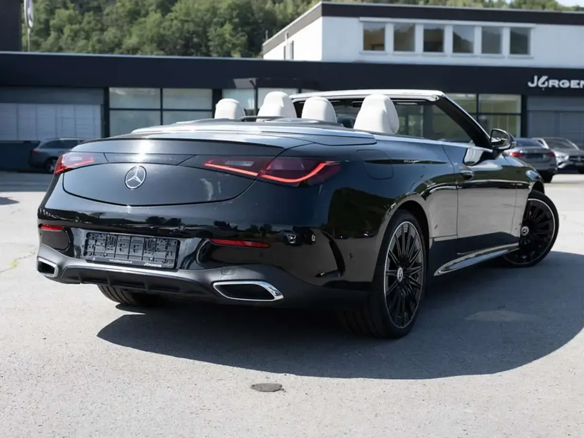 Gebraucht Mercedes CLE300 AMG 258 PS (189 kW) 2025 Schwarz obsidianschwarz metall Cabrio