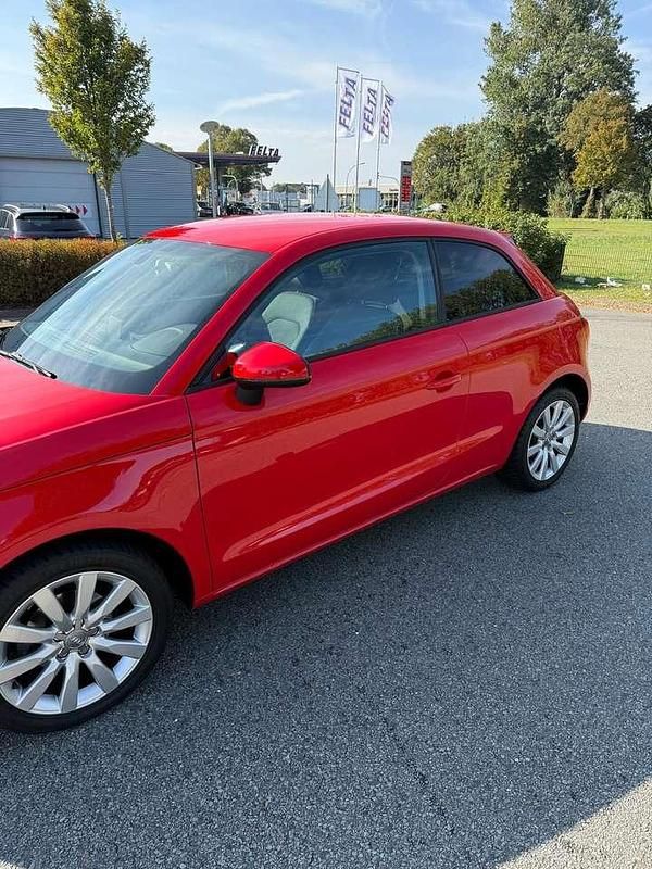 Gebraucht Audi A1 Design 116 PS (85 kW) 2014 Rot Kleinwagen