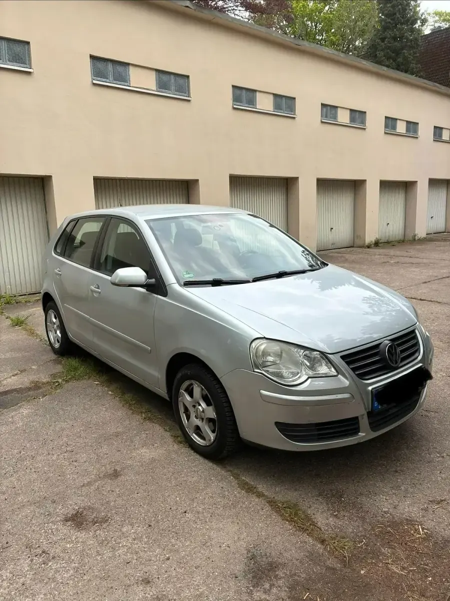 Gebraucht VW Polo 60 PS (44 kW) 2009 Silber Kleinwagen