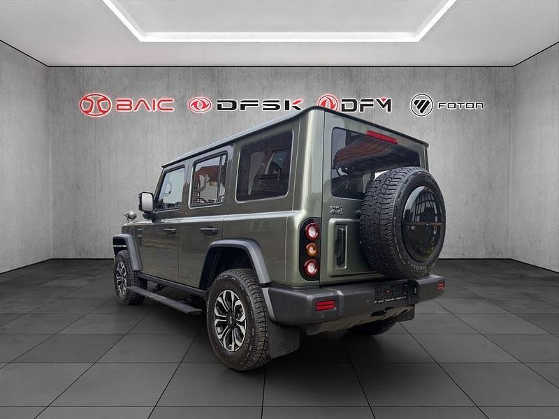 Neu BAW 212 166 PS (122 kW) 2026 Grün SUV