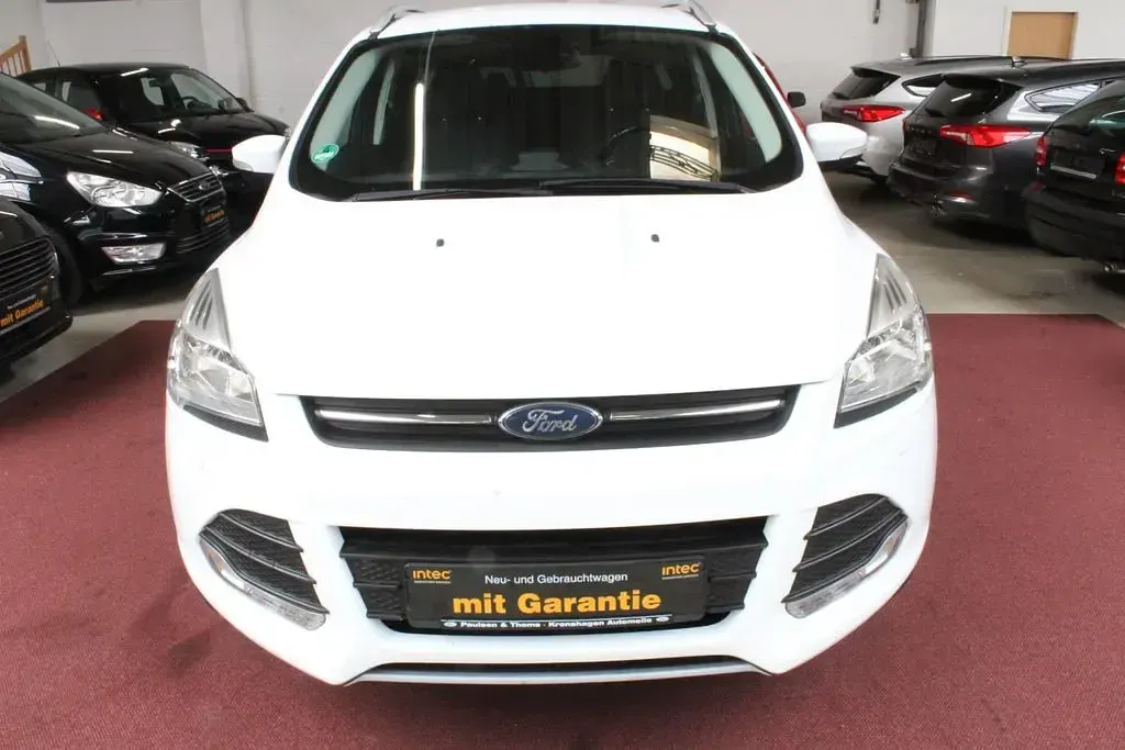 Gebraucht Ford Kuga Trend 150 PS (110 kW) 2016 Weiß SUV