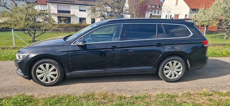 Gebraucht VW Passat Comfortline 120 PS (88 kW) 2017 Schwarz Kombi