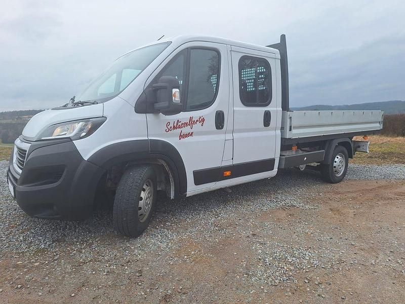 Gebraucht Peugeot Boxer 165 PS (121 kW) 2022 Weiß Van