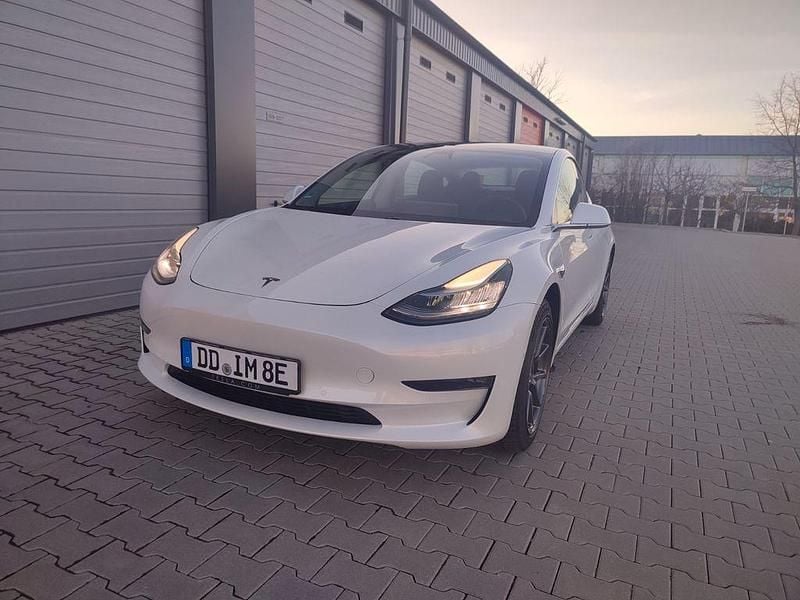 Gebraucht Tesla Model 3 324 kW (441 PS) 2019 Weiß Limousine