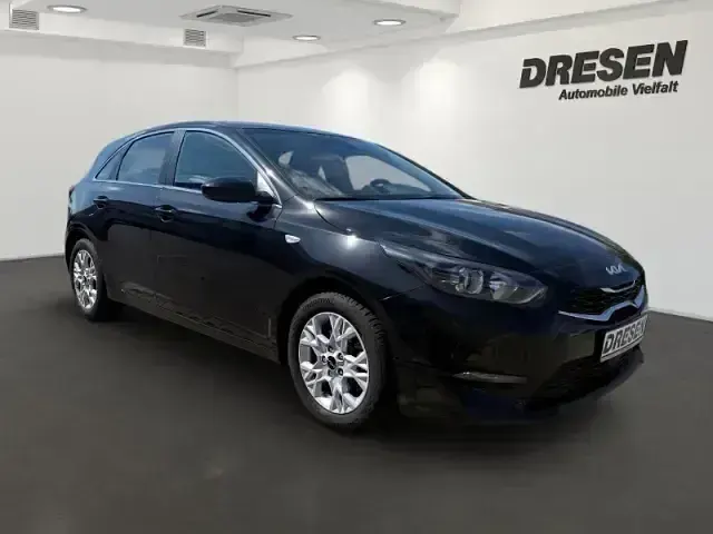 Gebraucht Kia Ceed Vision 140 PS (102 kW) 2025 Schwarz Kleinwagen