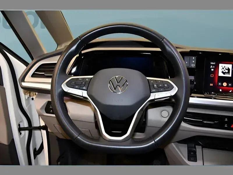 Gebraucht VW Multivan 150 PS (110 kW) 2024 Weiß Van / Kleinbus