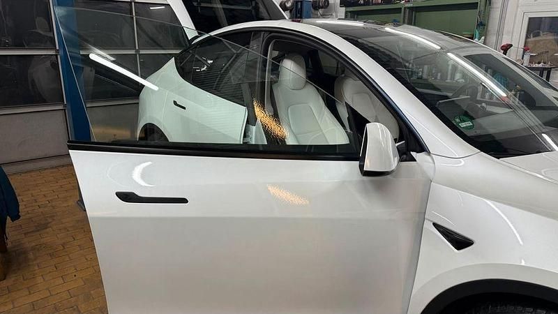 Gebraucht Tesla Model Y Performance 392 kW (534 PS) 2023 Weiß SUV