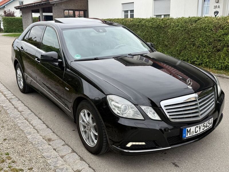 Schwarz Gebraucht 2010 Mercedes E350 Elegance Limousine | 6.700 € (Fairer Preis) - Bild 1/4