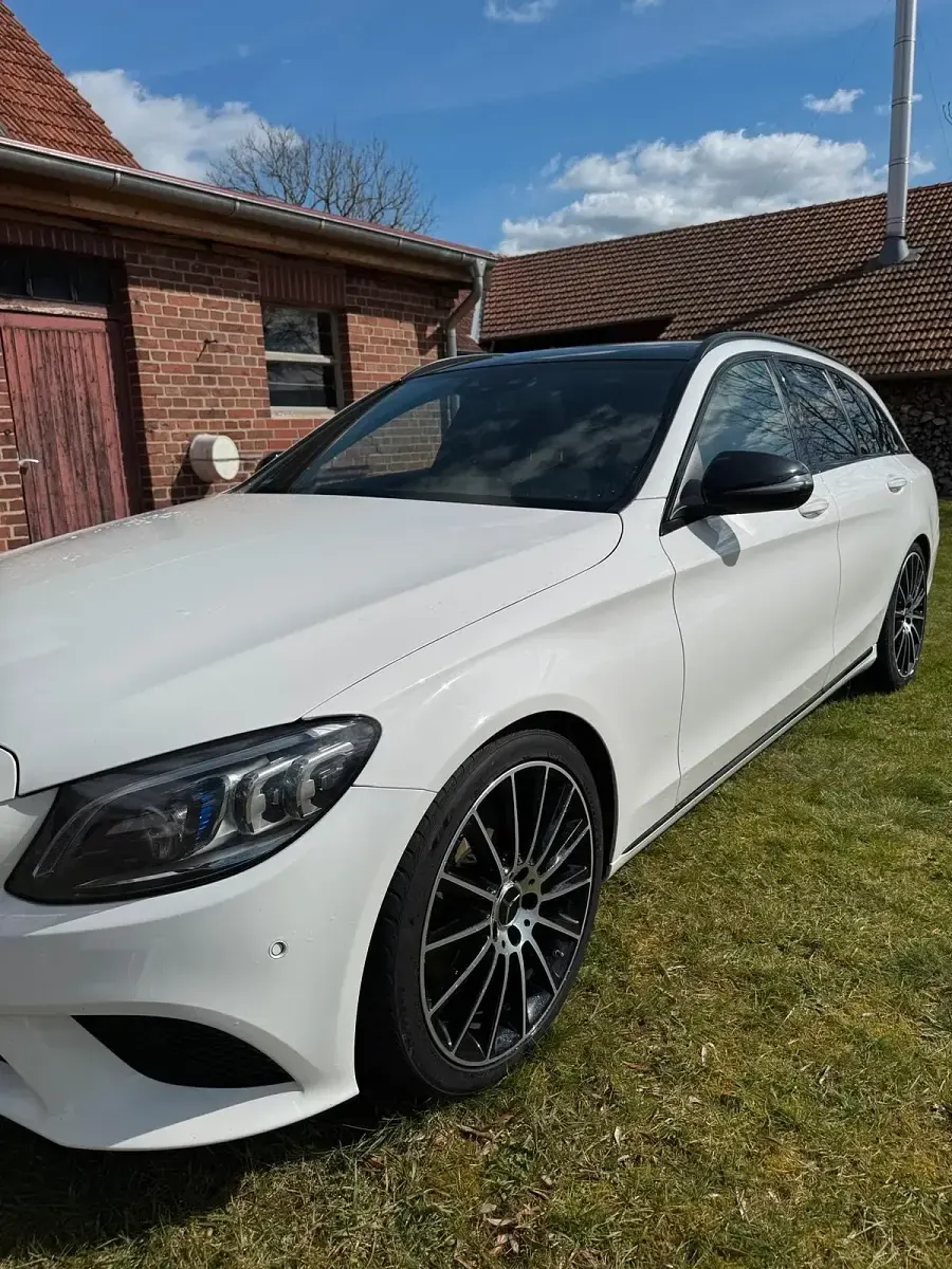 Gebraucht Mercedes C300 AMG 245 PS (180 kW) 2019 Weiß Kombi