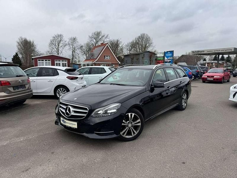 Gebraucht Mercedes E250 204 PS (150 kW) 2015 Schwarz/baltic black Kombi