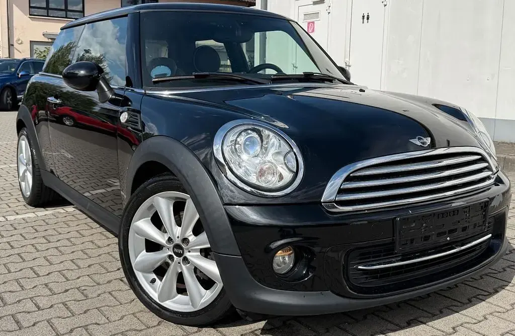 Gebraucht Mini Cooper 122 PS (89 kW) 2013 Midnight black metallic Kleinwagen