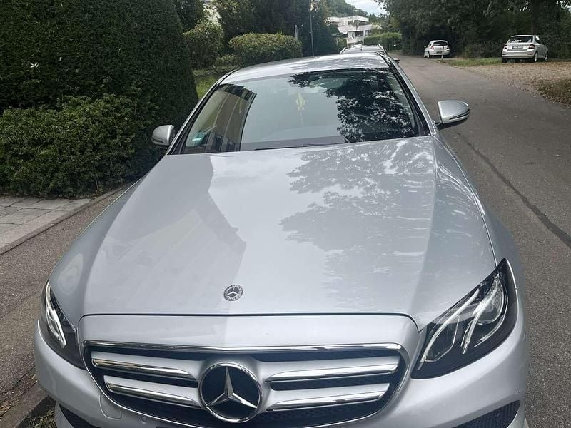 Gebraucht 2018 Mercedes E220 Limousine | 21.000 € (Superpreis) - Bild 1/4