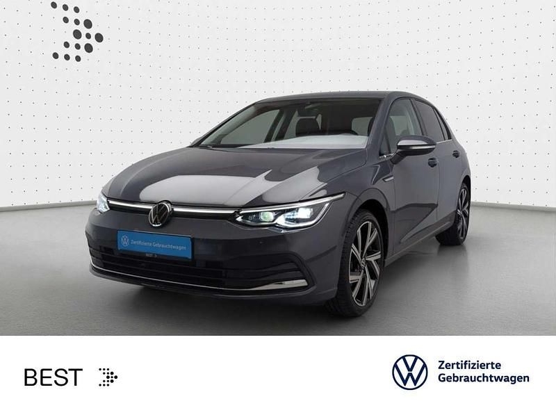 Delfingrau metallic (metallic) Gebraucht 2023 VW Golf VIII Style Limousine | 26.499 € (Fairer Preis) - Bild 1/3