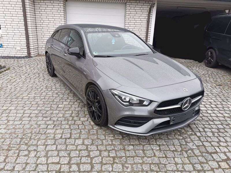 Grau Gebraucht 2022 Mercedes CLA200 Edition Limousine | 29.900 € (Fairer Preis) - Bild 1/4