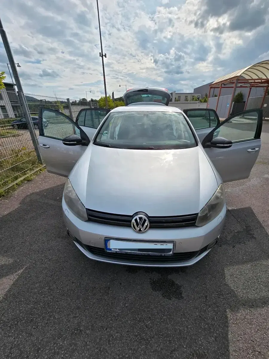 Gebraucht VW Golf VII Match 105 PS (77 kW) 2012 Grau Limousine