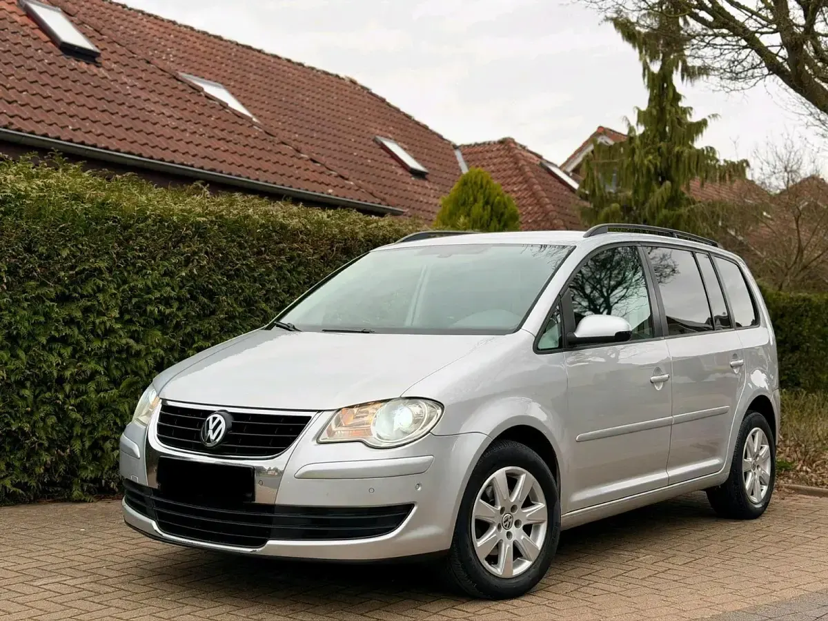 Gebraucht VW Touran 140 PS (102 kW) 2007 Silber Van / Kleinbus