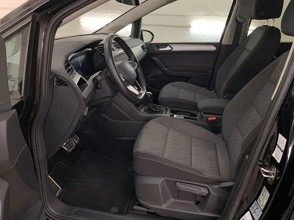 Gebraucht VW Touran Move 150 PS (110 kW) 2024 Schwarz Van / Kleinbus