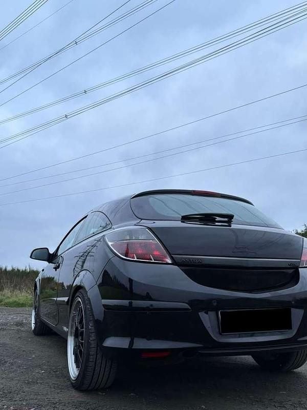 Gebraucht Opel Astra GTC Sport 116 PS (85 kW) 2010 Schwarz Coupé