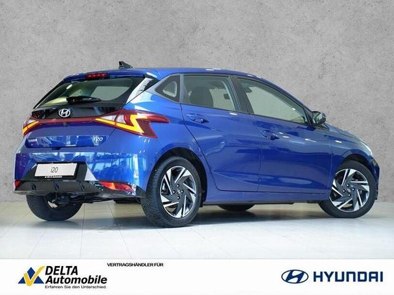 Gebraucht Hyundai i20 Trend 101 PS (74 kW) 2023 Blau Kleinwagen