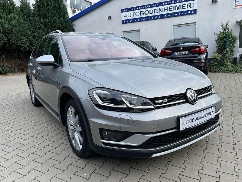 Silber Gebraucht 2017 VW Golf VII Kombi | 16.900 € (Guter Preis) - Bild 1/4